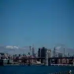 Skyline Manhattan aus em Brooklyn Bridge Park auf New York City Reise