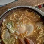 Vielfältigkeit der verschiedenen Essens-Kulturen in New York City: Ramen Suppe