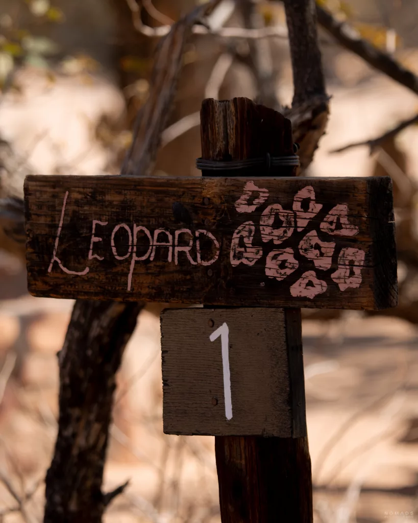 Leopard 1 Schild für Campingplatz in Madisa