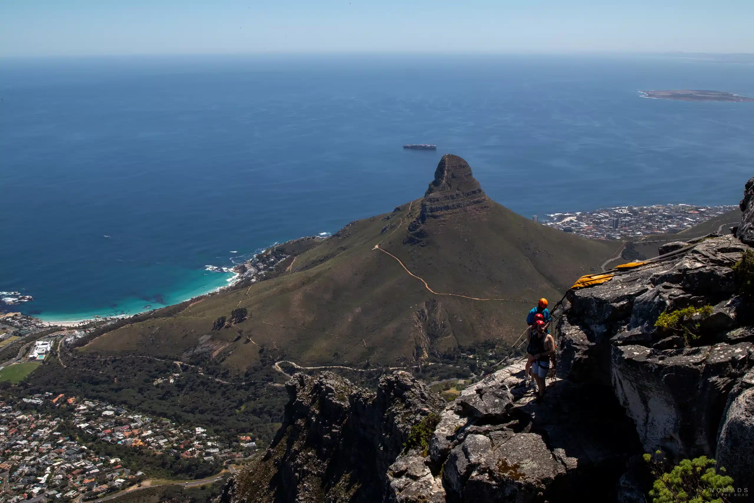 Aussicht At the top vom Tafelberg auf den Lions Head