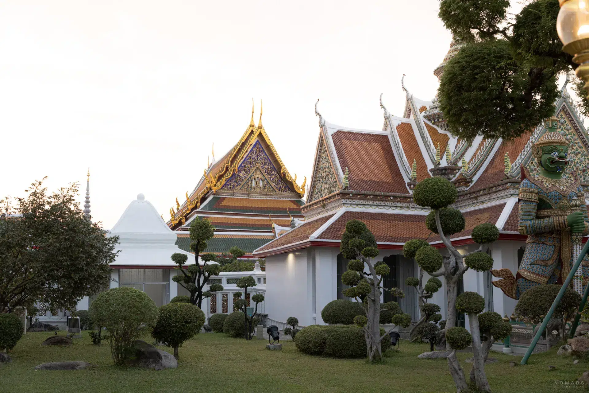 Tempelanlage und Gebäude im Wat Arun