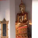 Goldene Buddhastatue