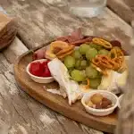 Käseplatte auf einem Weingut in den Winelands Südafrika