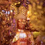 Goldene Buddha Figur