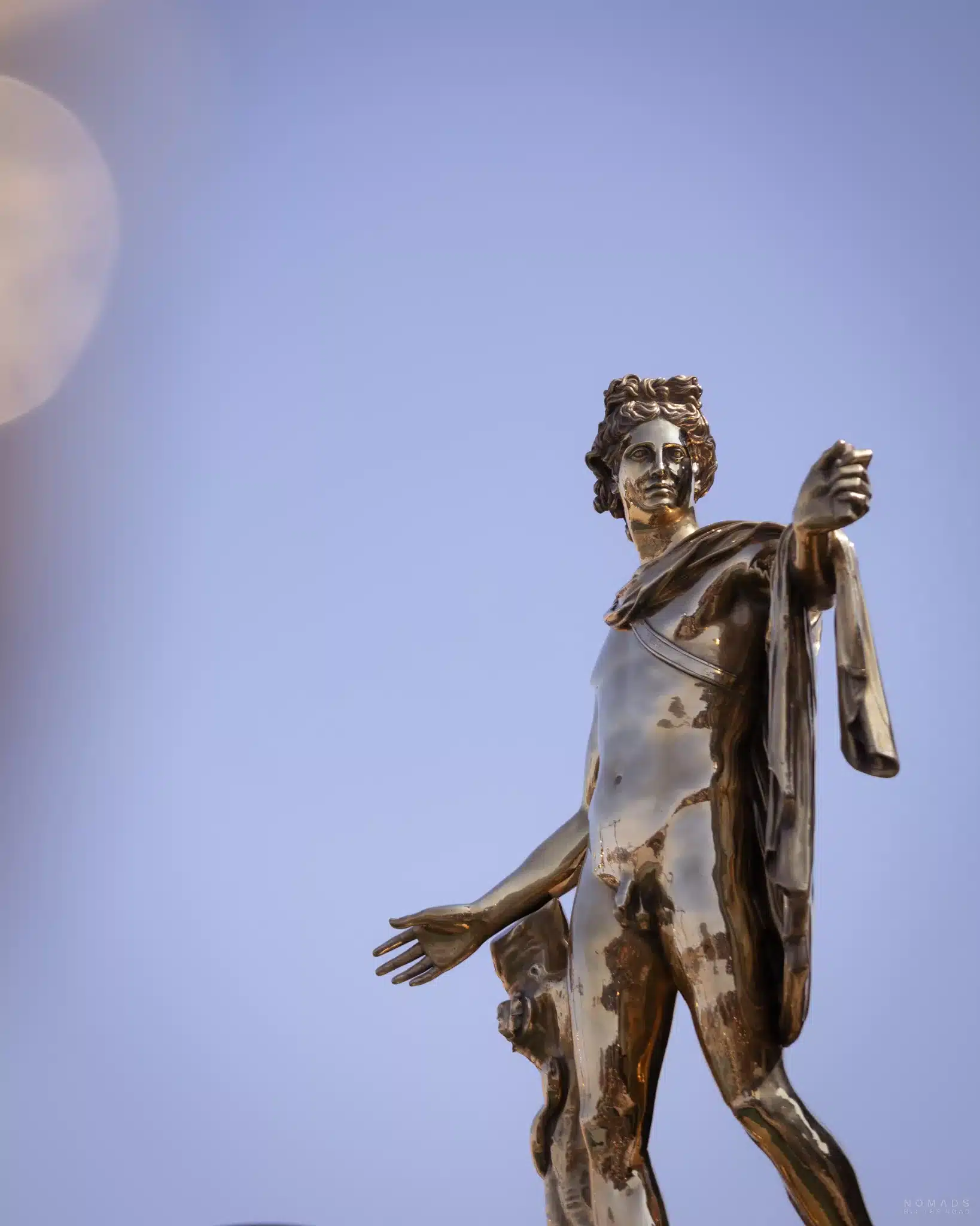 Römische goldene Figur