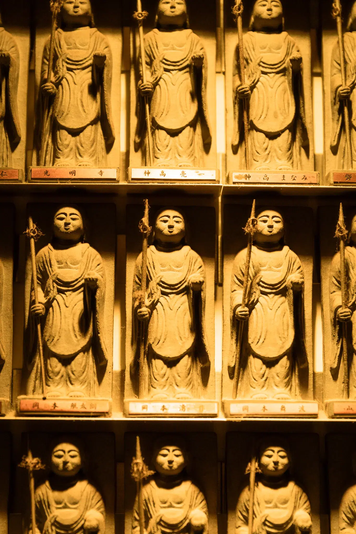 Religiöse Stein-Statuen