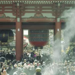 Senso-ji Tempel mit vielen Touristen