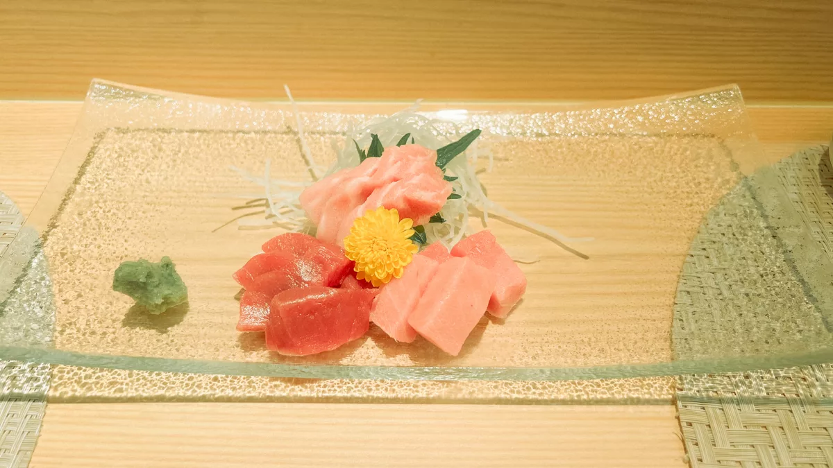 3 Sorten Tunfisch von normal bis hin zu sehr fettig bei Mikis Sushi in Kyoto