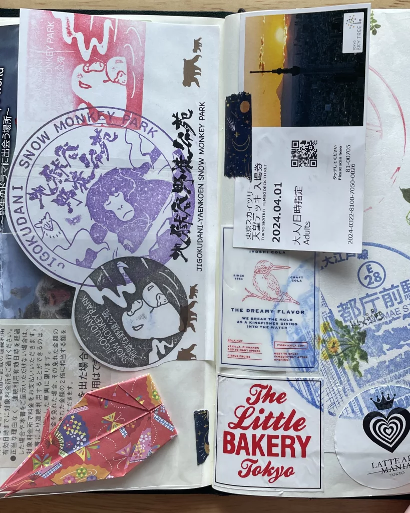 Erinnerungen in einem Notebook mit Stempel aus Japan