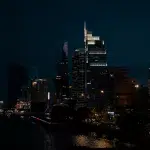 Blick auf einen der Teil des nächtlichen Saigon