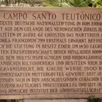Tafel mit Beschreibung des Campo Santo Teutonico