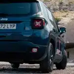 Jeep Mietwagen von hinten