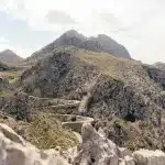 Serpentinenstraße nach Sa Calobra auf Mallorca mit Blick auf das Tramuntana Gebirge