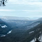 Shaden Viewpoint mit Aussicht auf die umliegenden Schluchten und Wälder