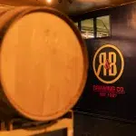 Bierfass in der Brauerei R&B Brewing