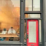 Tür zum Timbertrain Coffee Roasters