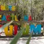 Buntes Schild Cenote Zacil-Ha Tulum an Eingang