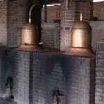 Kupferkessel, in enen Agave zu Mezcal destilliert wird