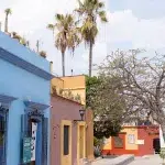 Bunte Häuserfassaden in Xochimilco, dem ältesten Viertel in Oaxaca