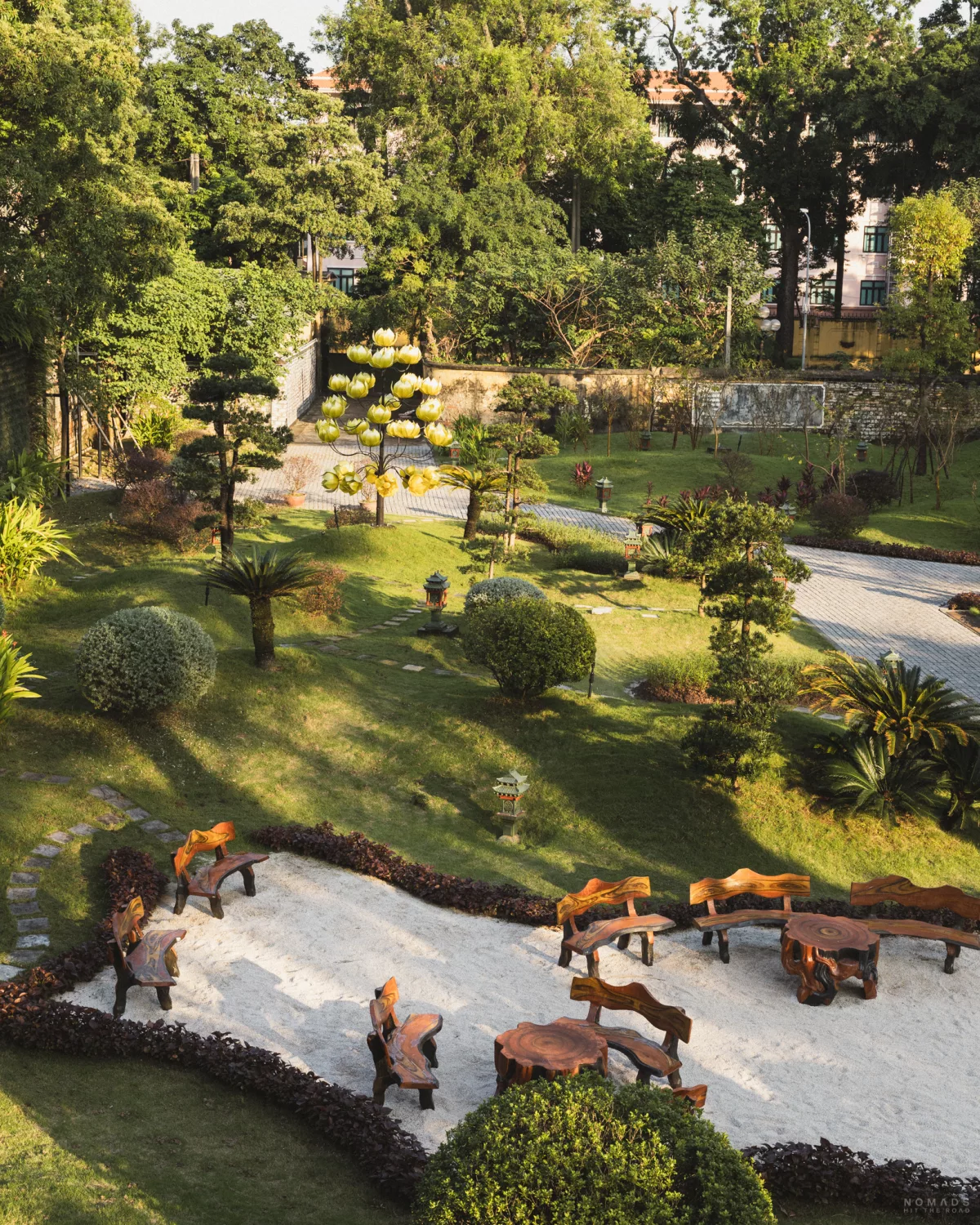 Blick auf den Garten in der Zitadelle in Hanoi