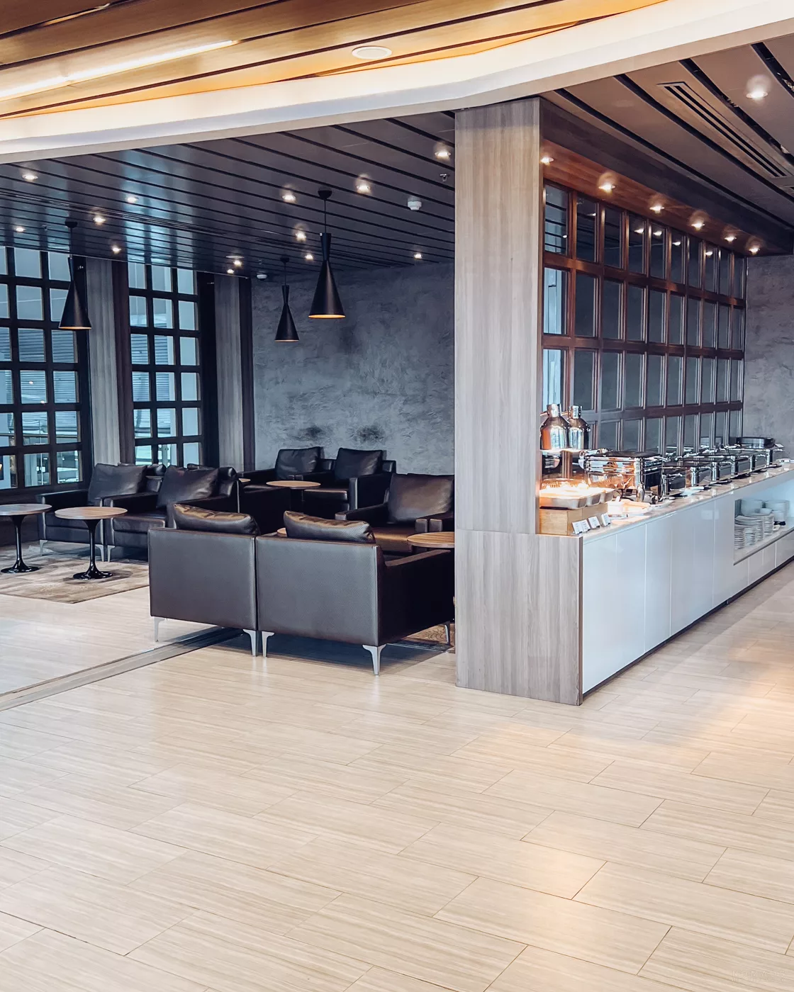 Priority Pass: Dein Schlüssel zu entspannten Flughafen-Lounges und wann er sich wirklich lohnt