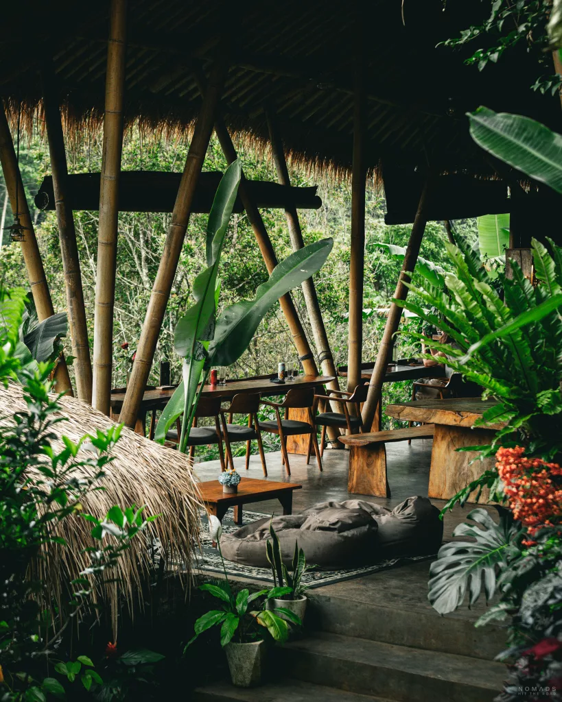 Blick in das Restaurant The Botanist by Desa Eko