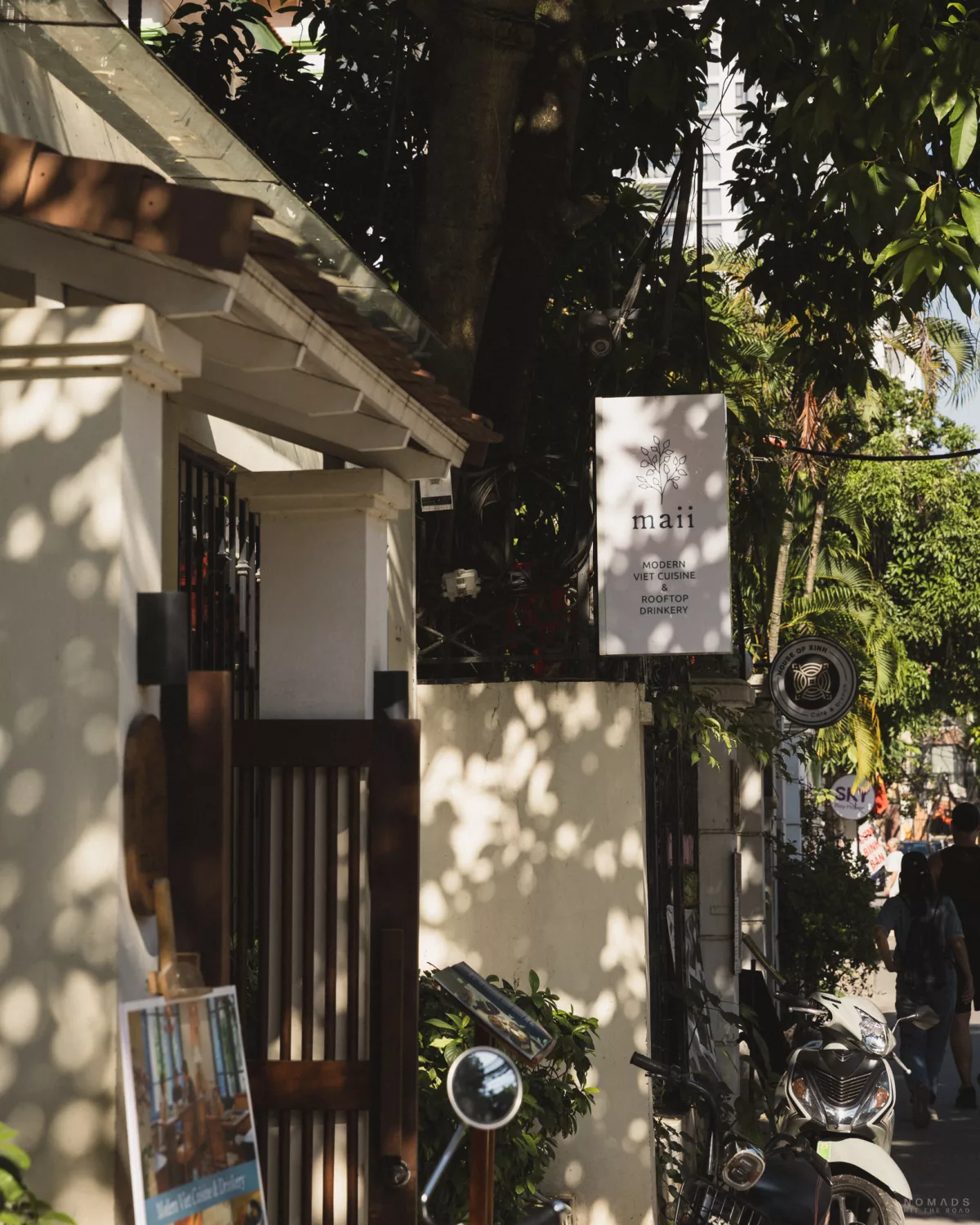 Schild des Restaurants Maii in Tay Ho