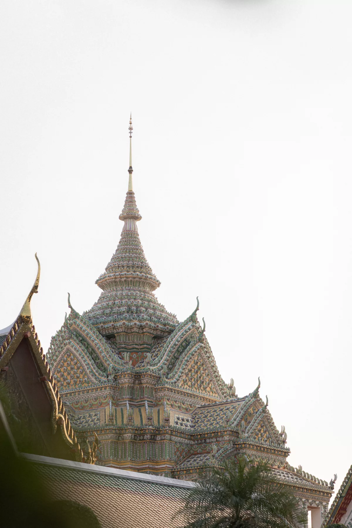 Verzierte Kuppel eines Gebäudes in Wat Pho