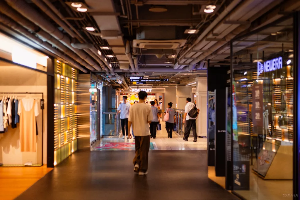 Blick in eine von unzähligen Malls in Bangkok