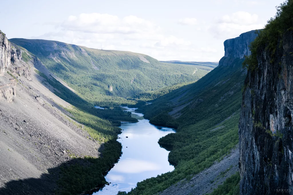 Blick auf den Alta Canyon mit grünen Klippen