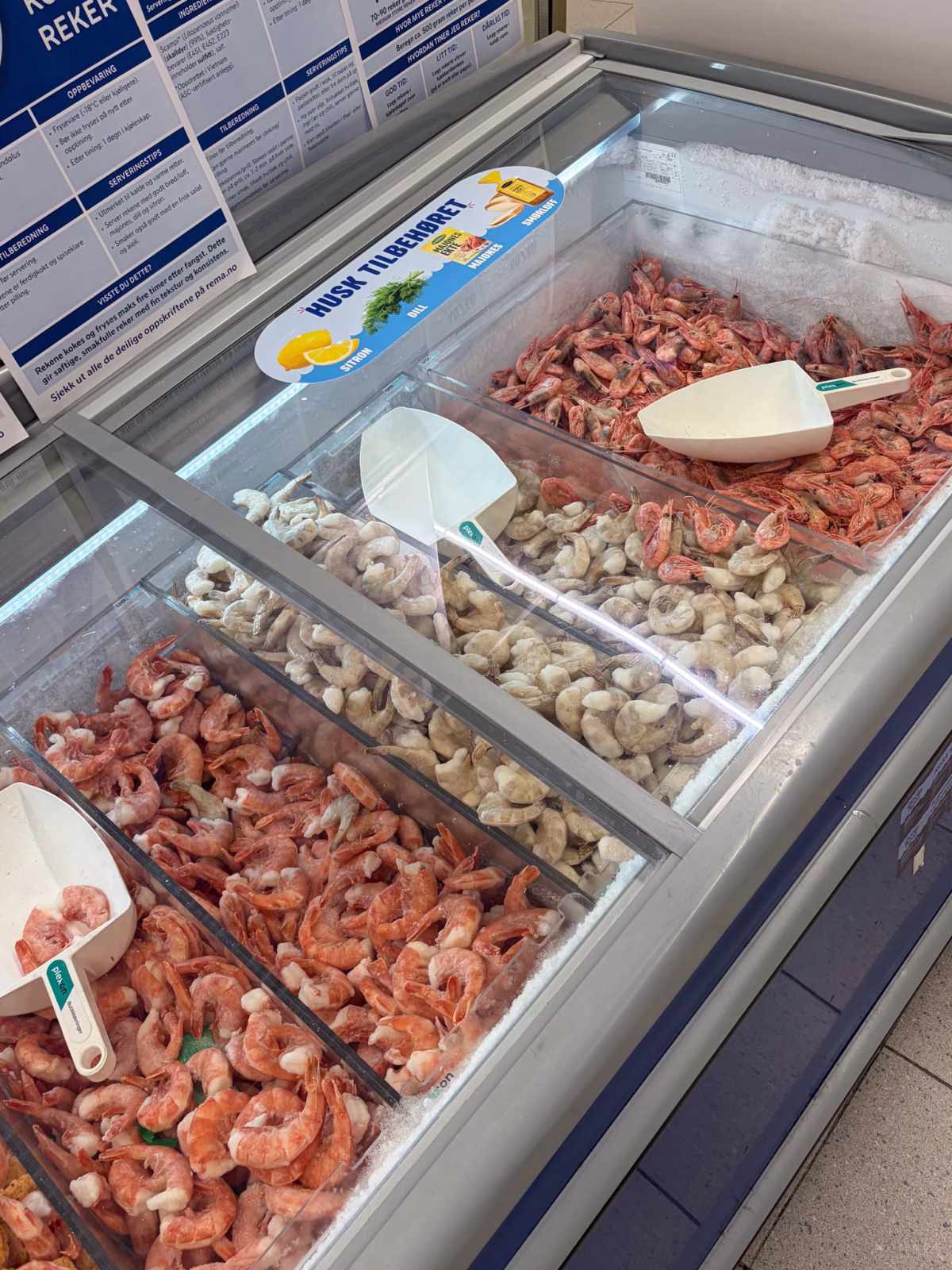 Shrimps zum selber Abfüllen in einem Supermarkt in Norwegen